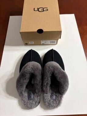 UGG W Scuffette II Slippers for Women in Size 9, Color Black and Grey
